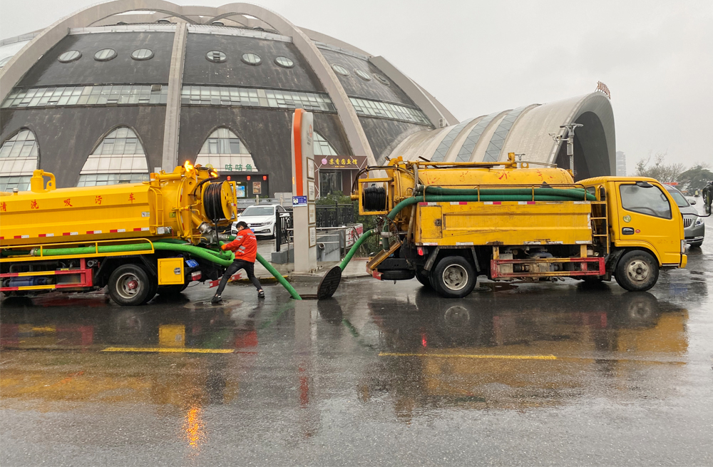 271七里村商场管道清淤